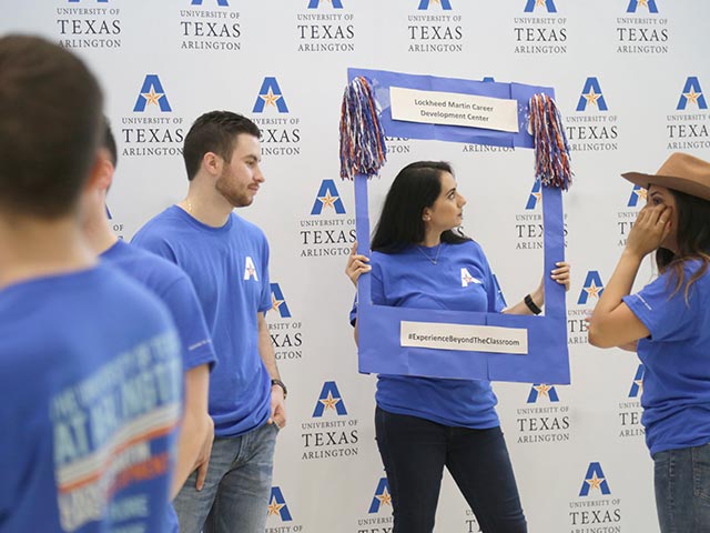 Student event photo op