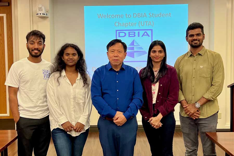 Members at a DBIA meeting.