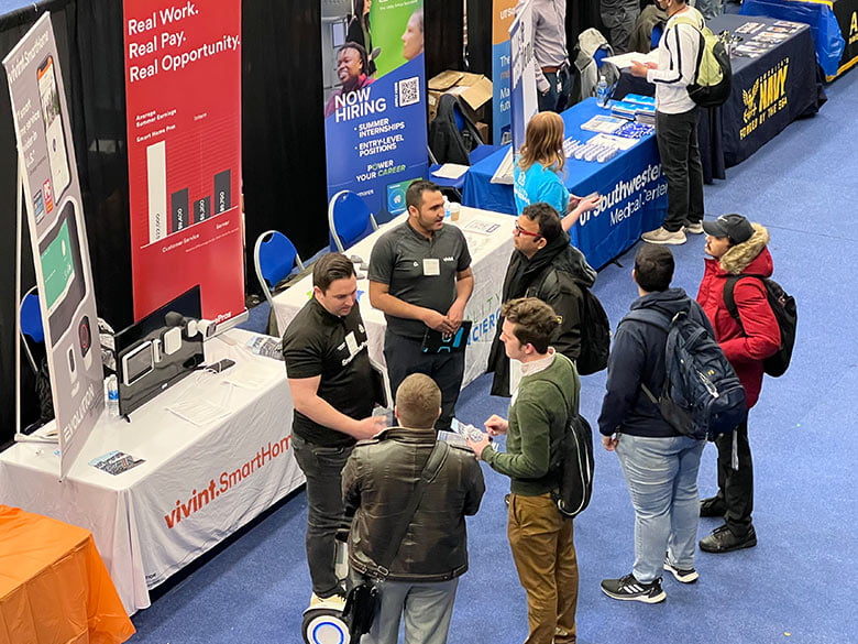 Students at 2022 UTA Job Fair.