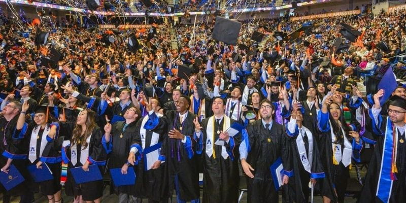 Spring 2022 commencement ceremonies are May 12-14." _languageinserted="true