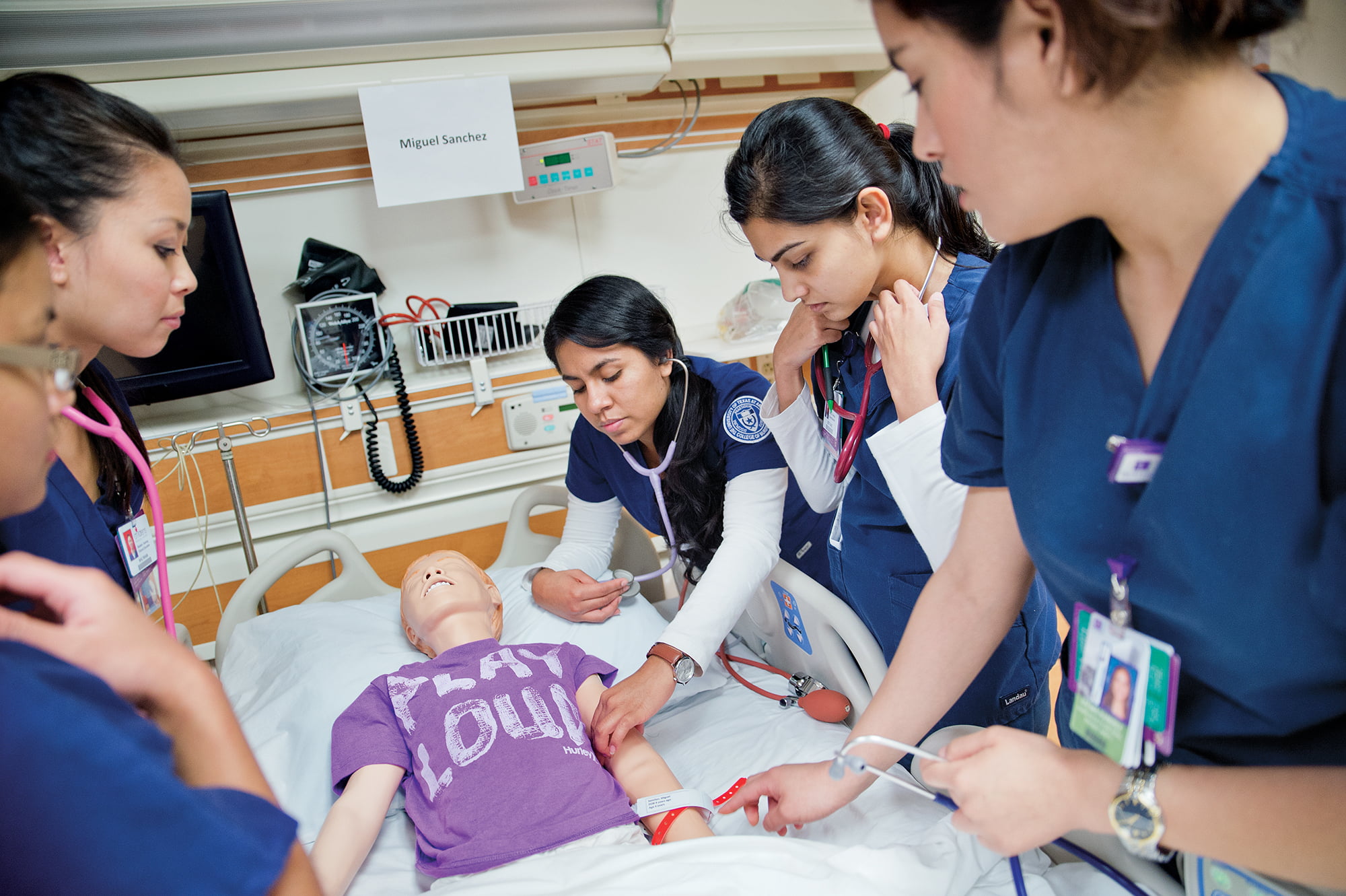 UTA nursing students in SMART Hospital