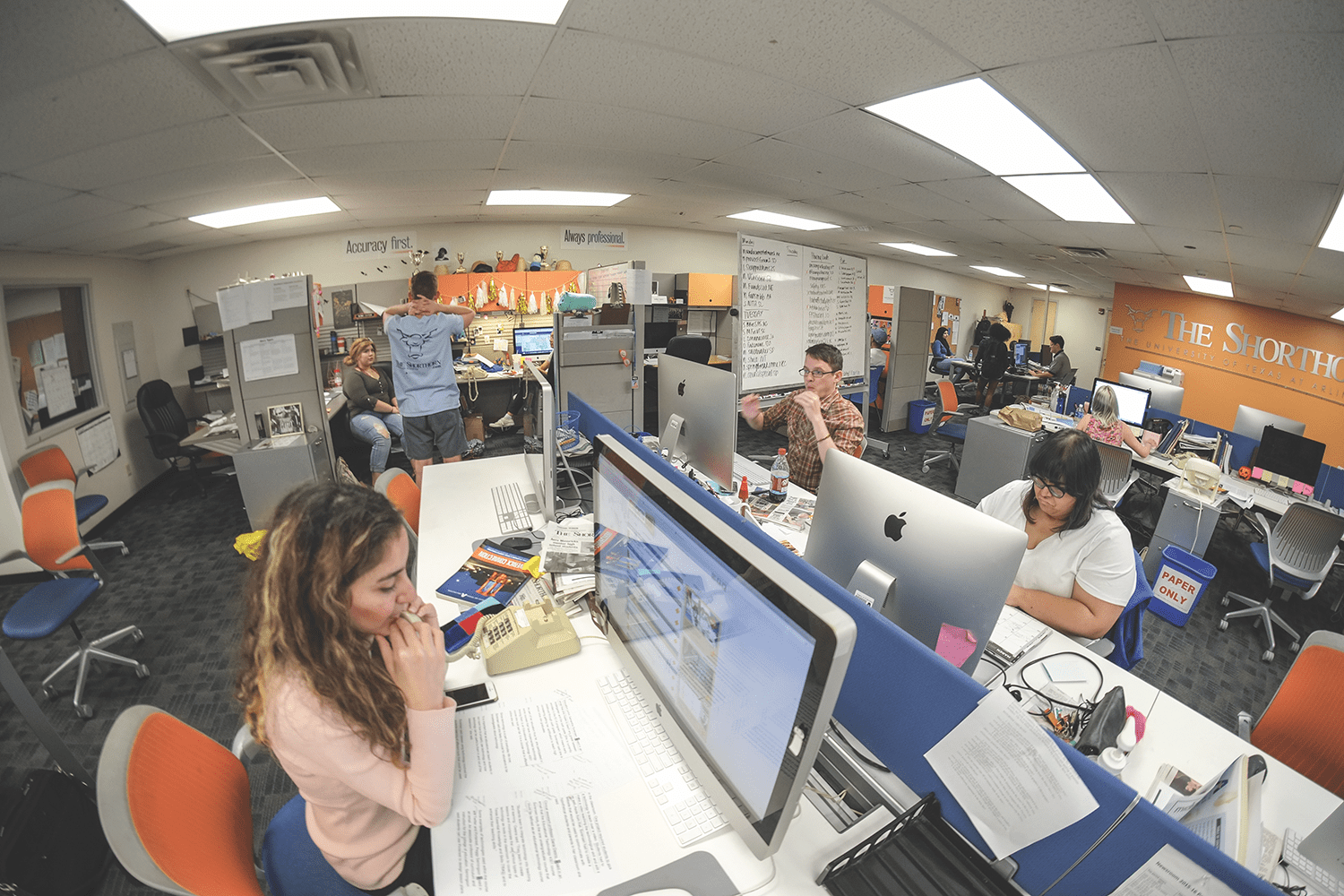 UTA Students in The Shorthorn office