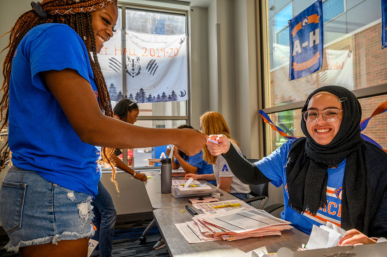 New UTA students say strong academic programs, friendly faces brought them to UTA