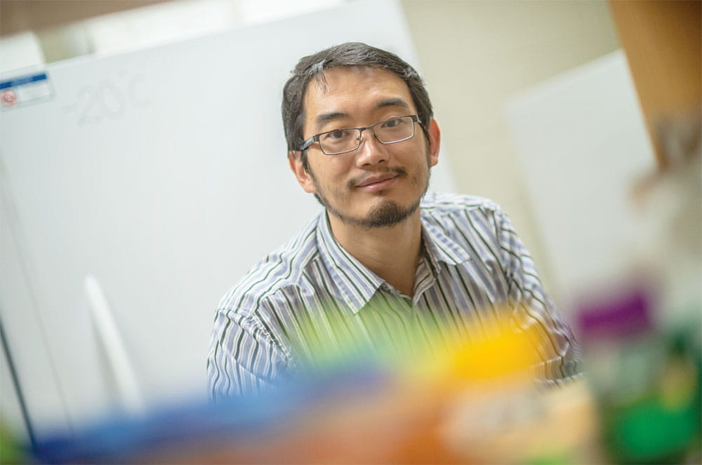 Sen Xu, assistant professor of biology at UTA
