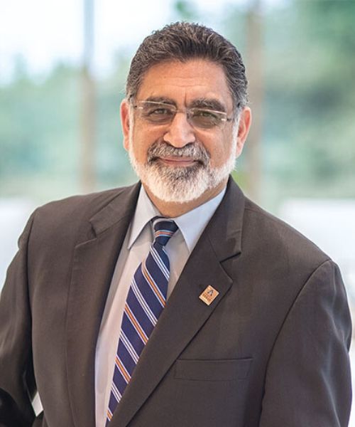 UTA President Vistasp Karbhari