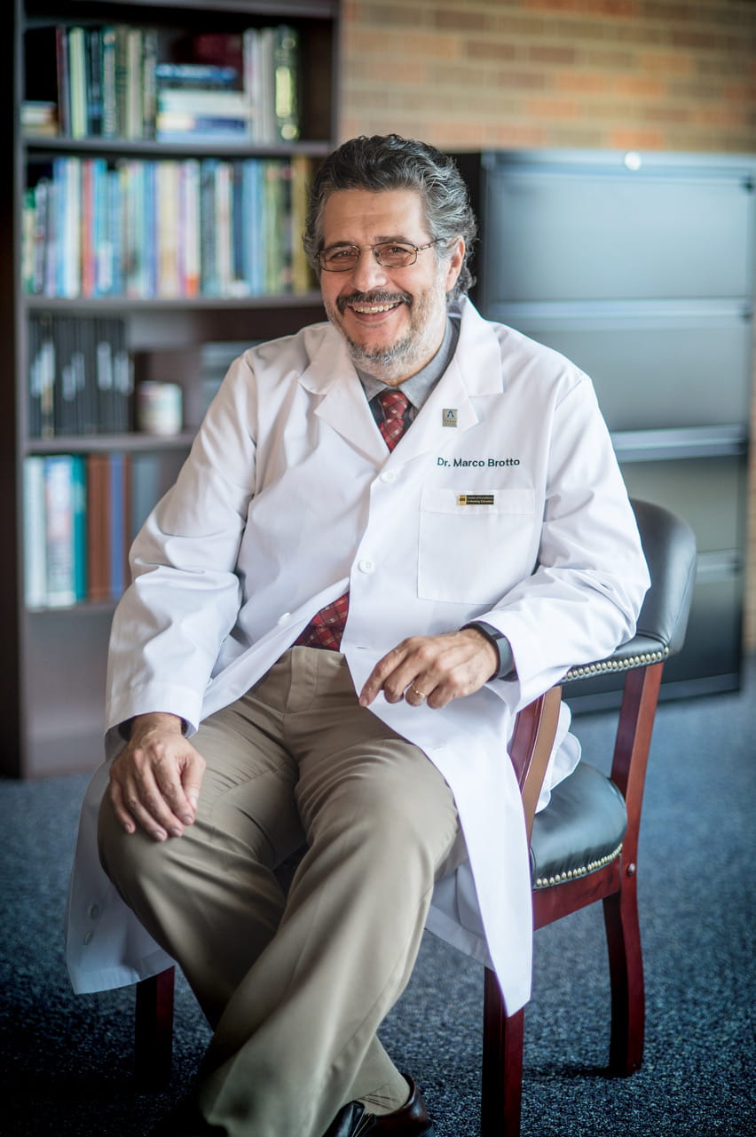 Marco Brotto, professor of nursing at UTA’s College of Nursing and Health Innovation and director of the Bone-Muscle Research Center." _languageinserted="true