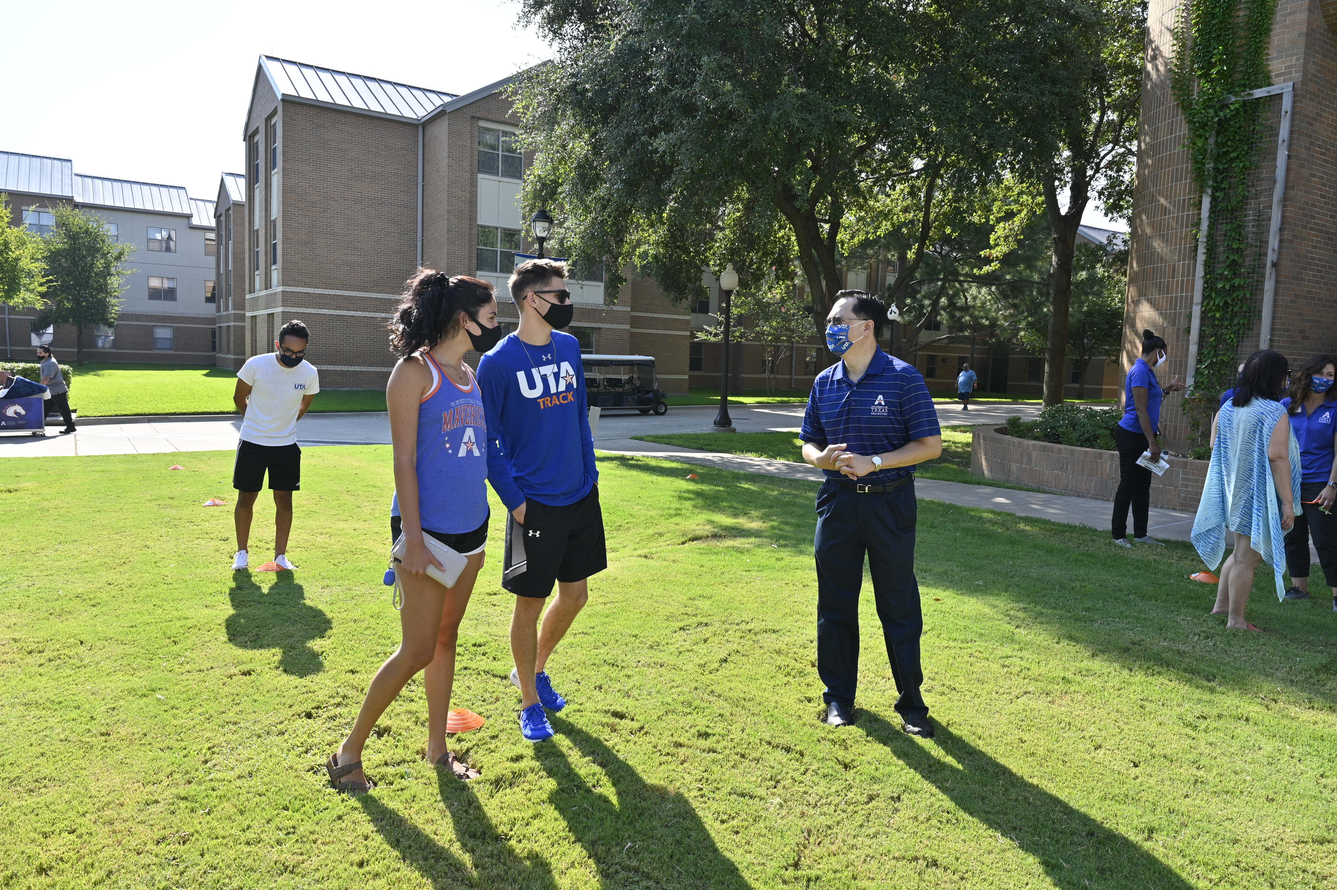 Teik w students move in day