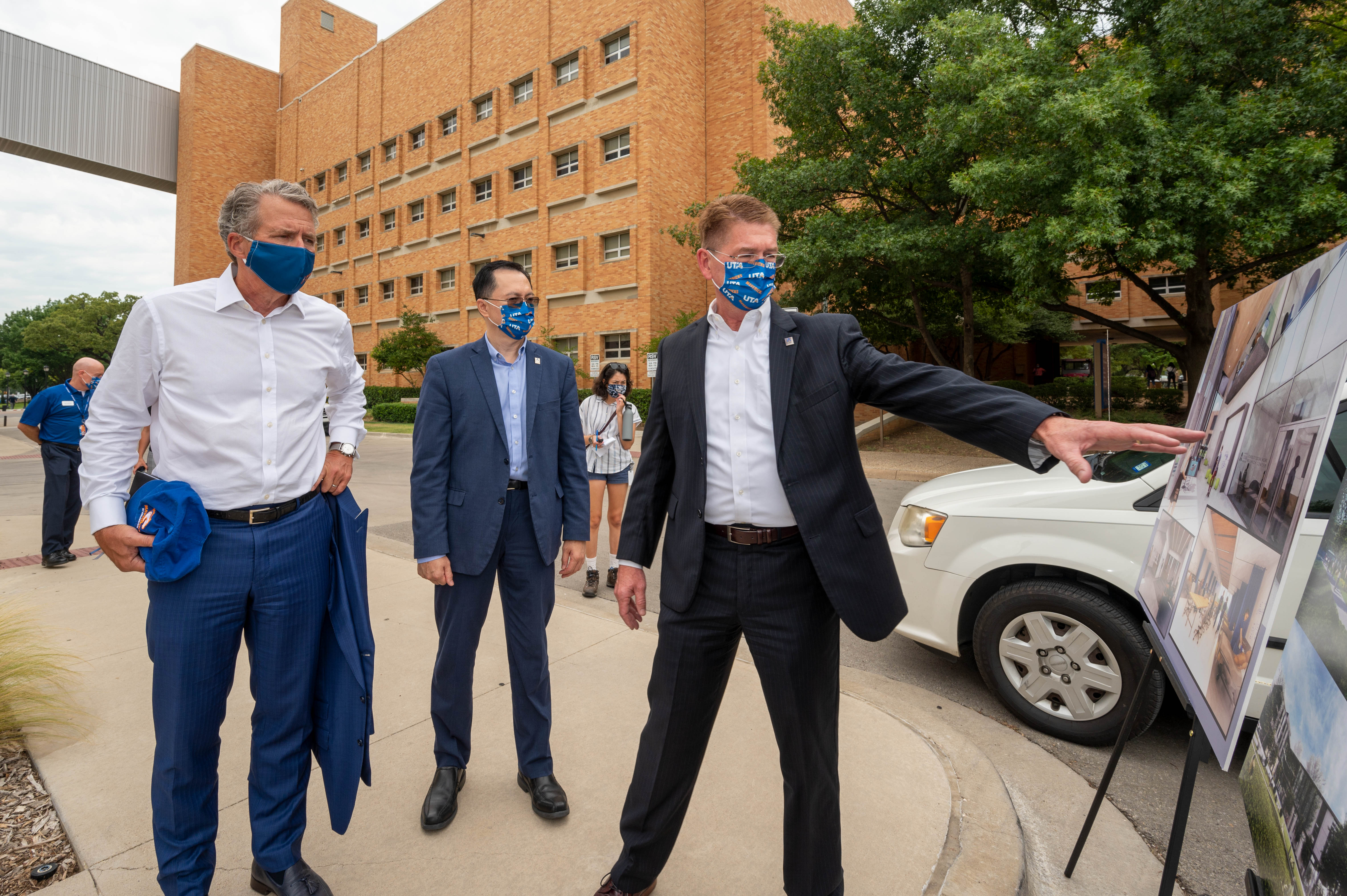 Chancellor James Milliken; UTA Interim President Teik Lim; and Vice President for Administration and Campus Operations John Hall" _languageinserted="true