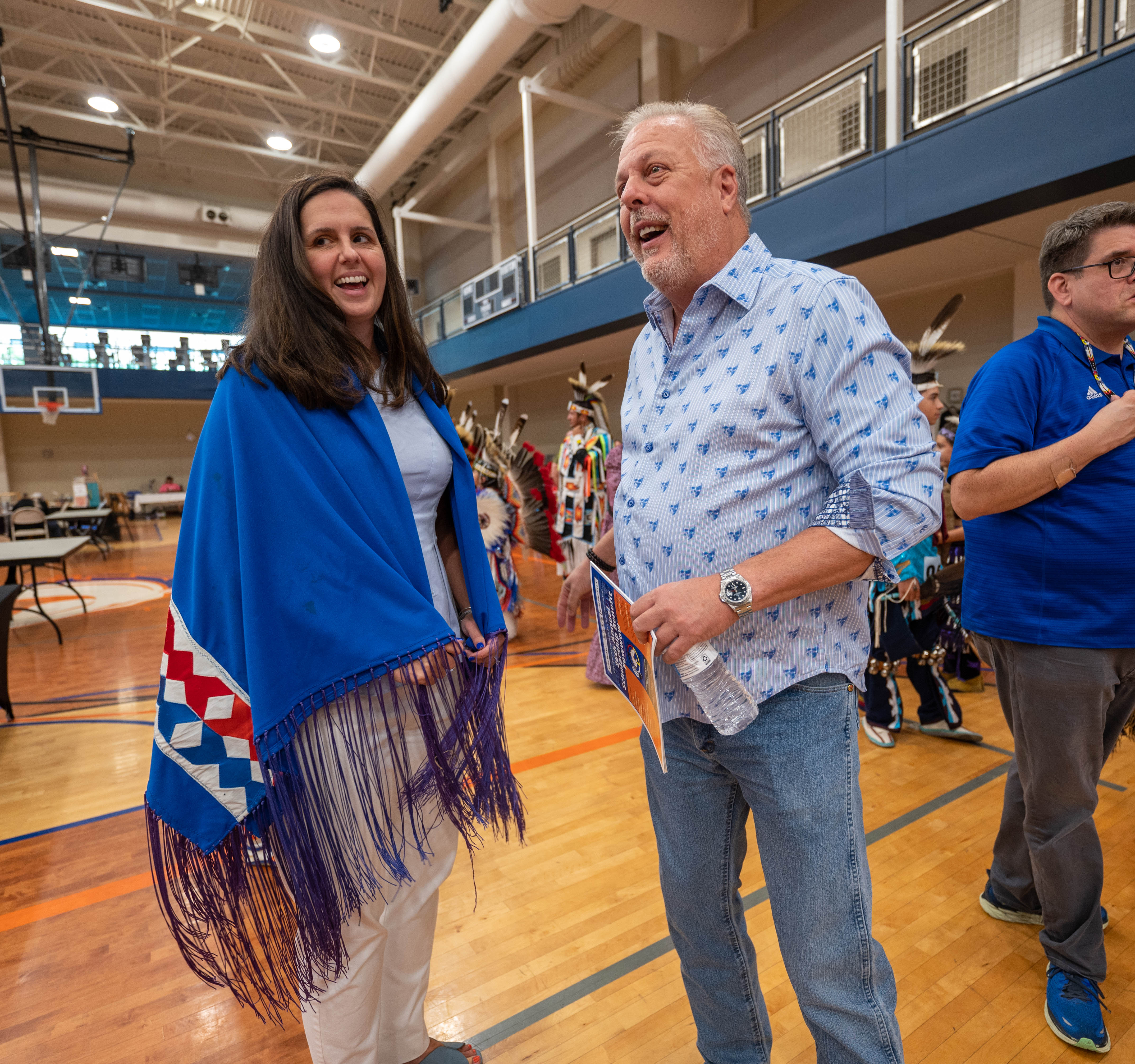 UTA President Jennifer Cowley and Arlington Mayor Jim Ross at Powwow." _languageinserted="true