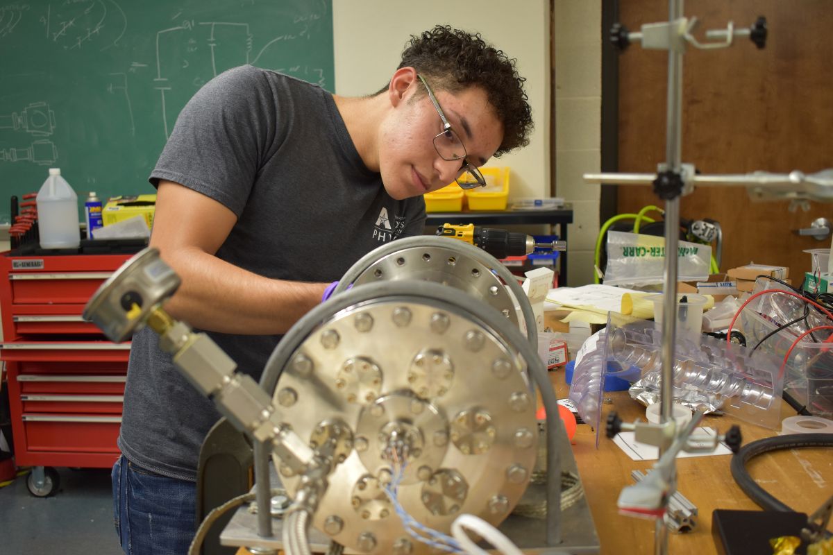 Javier Samaniego works in the NuRES lab.