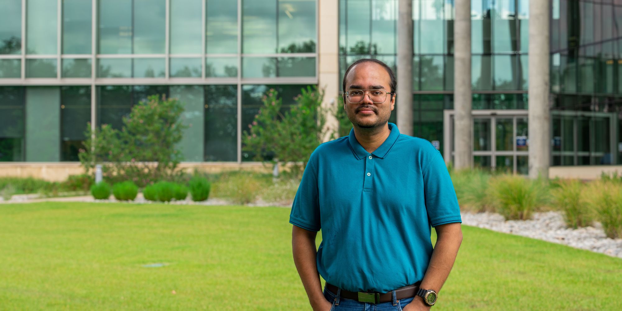 Souvik Roy, assistant professor of mathematics" _languageinserted="true