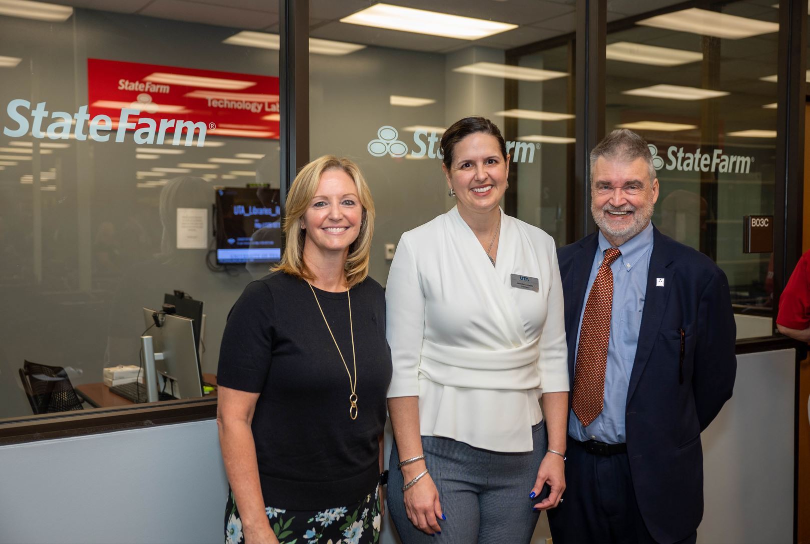 From left, Wendy Mazza, Jennifer Cowley and Peter Crouch." _languageinserted="true