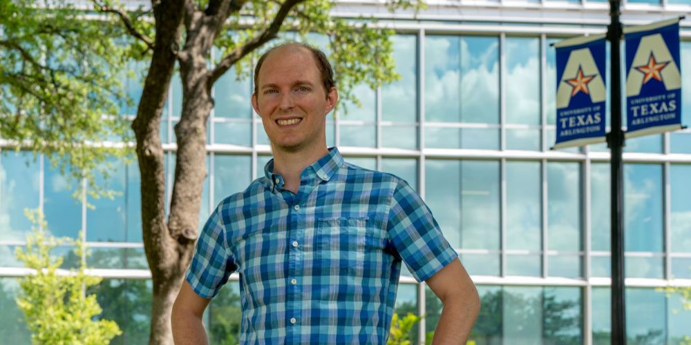 Photo of UTA Assistant Professor of Biology Luke Frishkoff