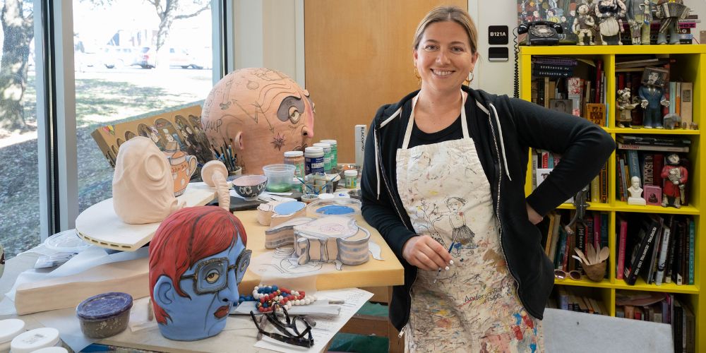 Art professor ‘I was craving a community’ like UTA News Center The