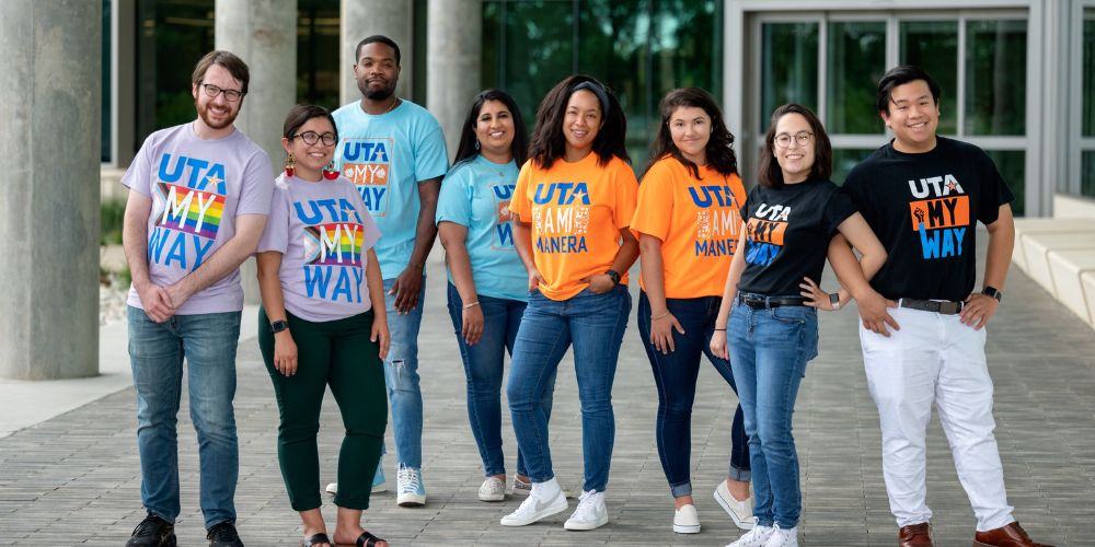 Group of UTA students pose for photo" _languageinserted="true