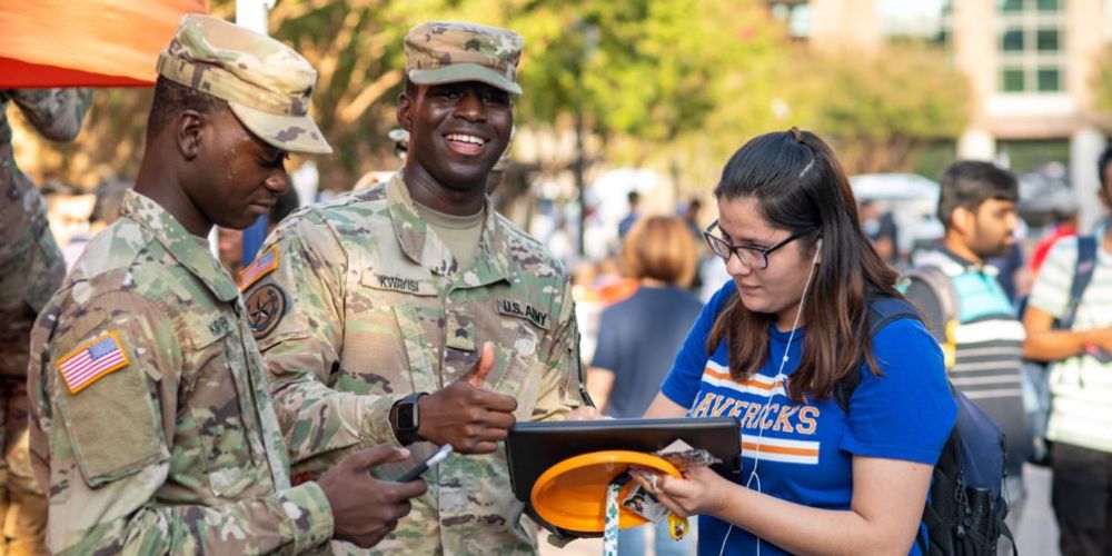 Photo of military students smiling in group shot" _languageinserted="true