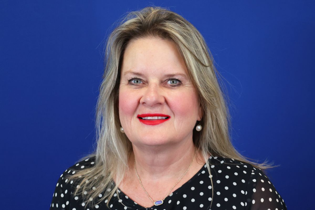 Rhonda Winegar is an assistant professor at UT Arlington." _languageinserted="true