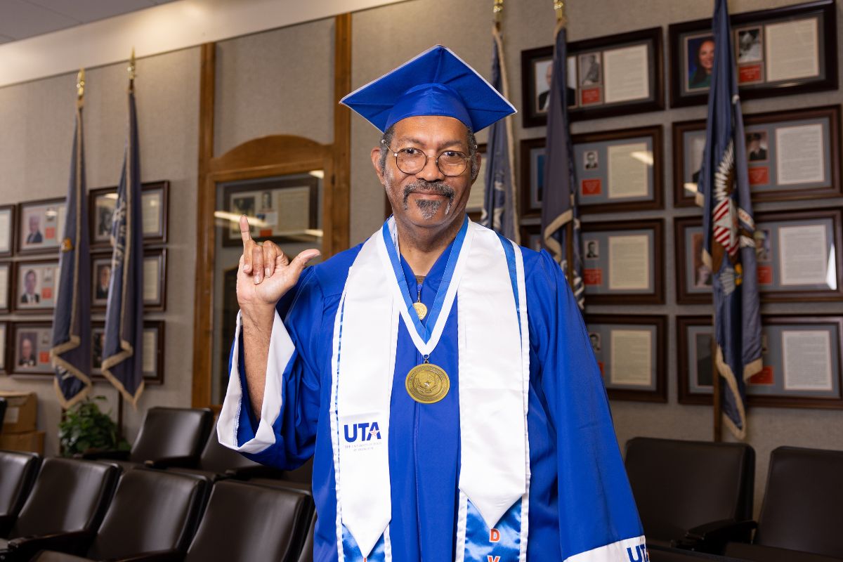 At age 60, John Shirley is graduating with two degrees." _languageinserted="true