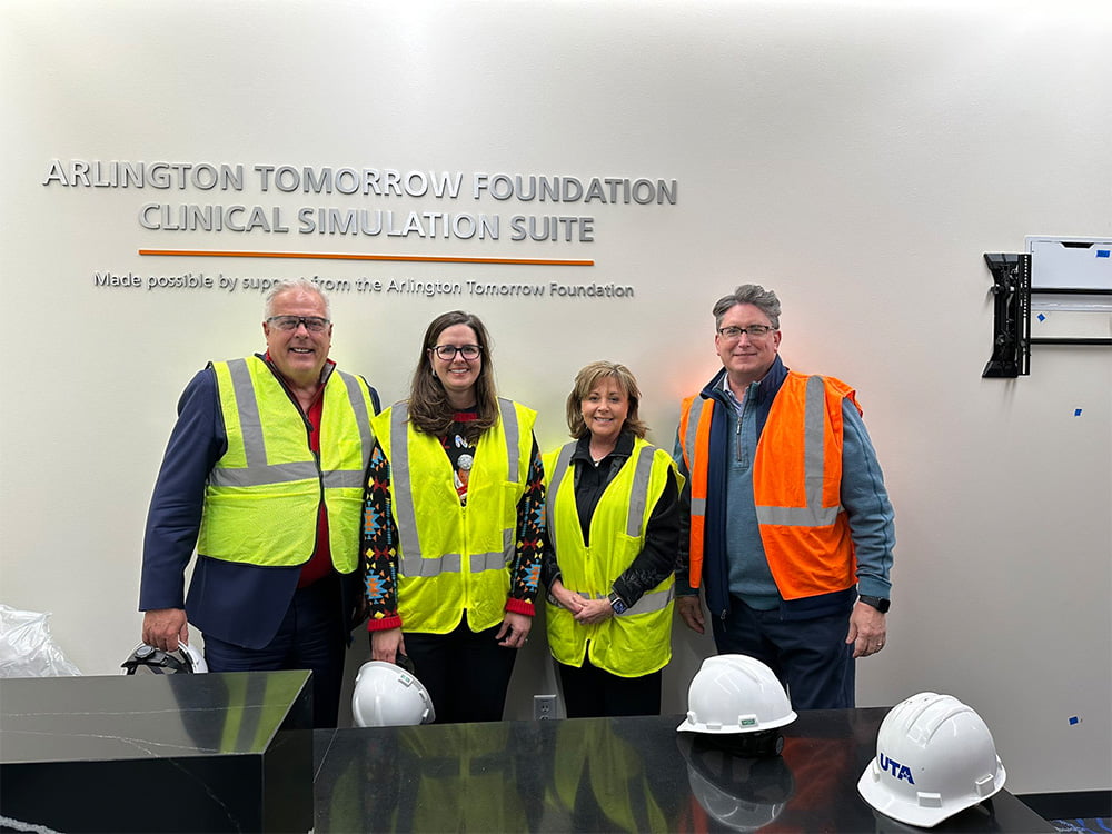 President Cowley and city leaders tour the new Social Work/CONHI Smart Hospital building. 