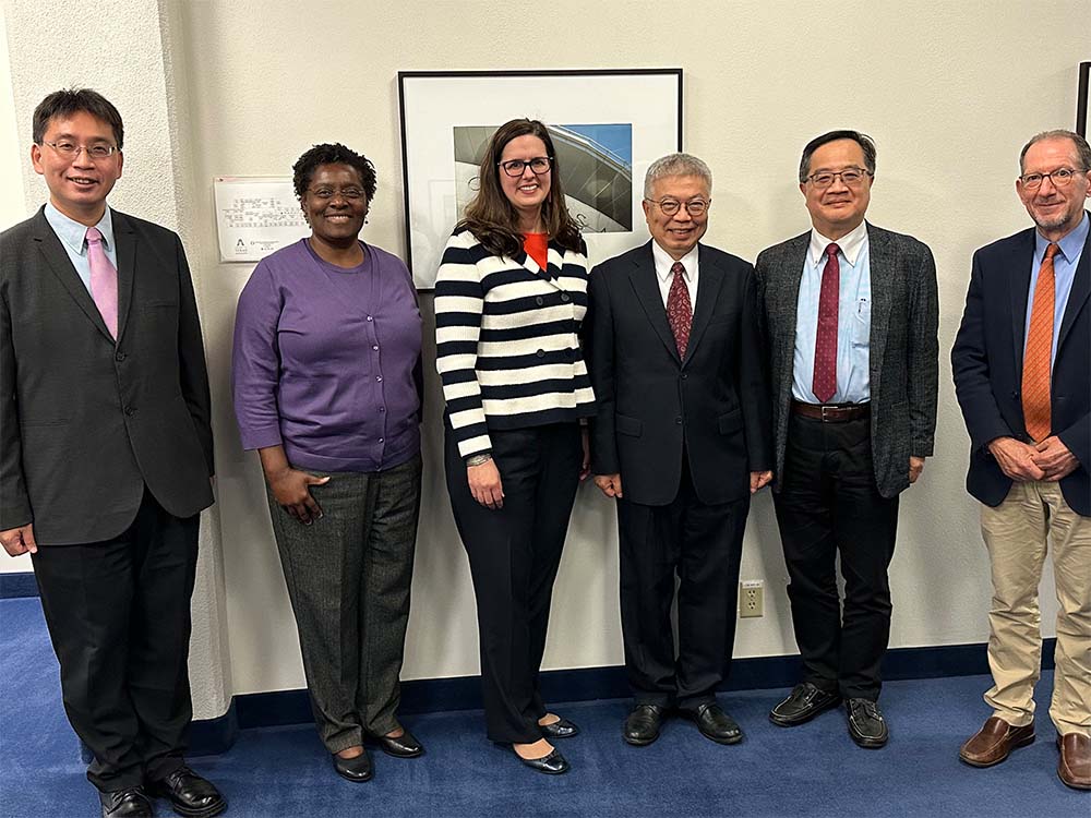 UTA president and provost with leadership from Taipei Tech