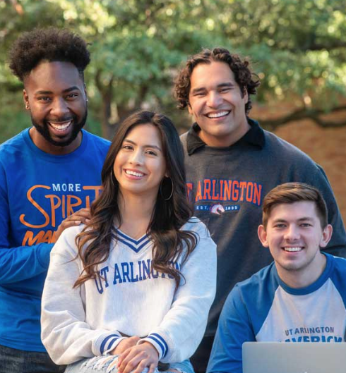UT Arlington Students posing for picture.