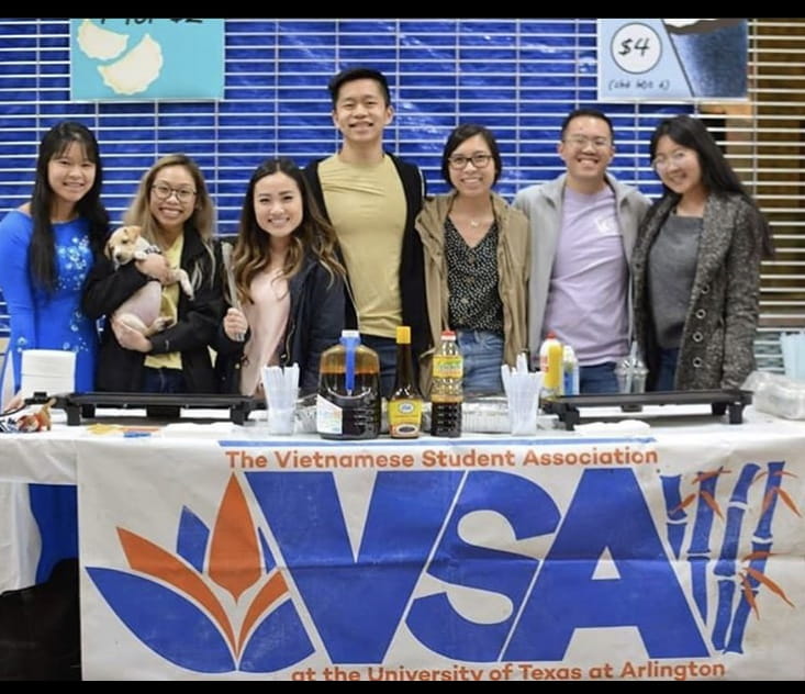 Vietnamese Student Association recruiting table