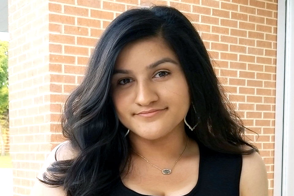 Ausha Bhandari Headshot