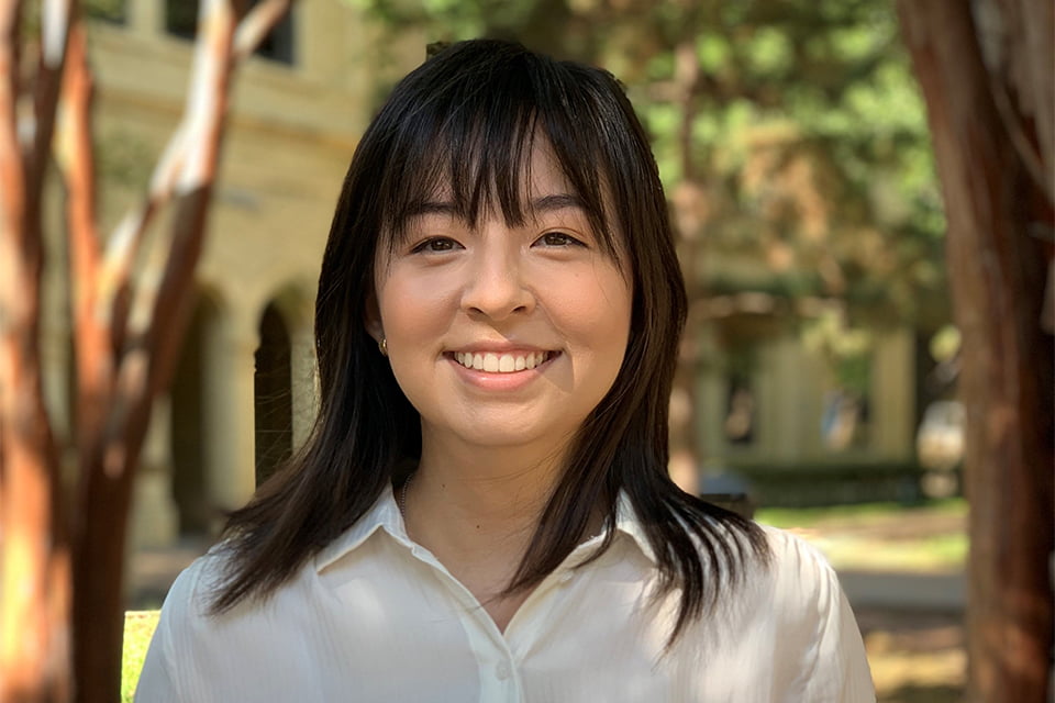 Caitlin Leong Headshot