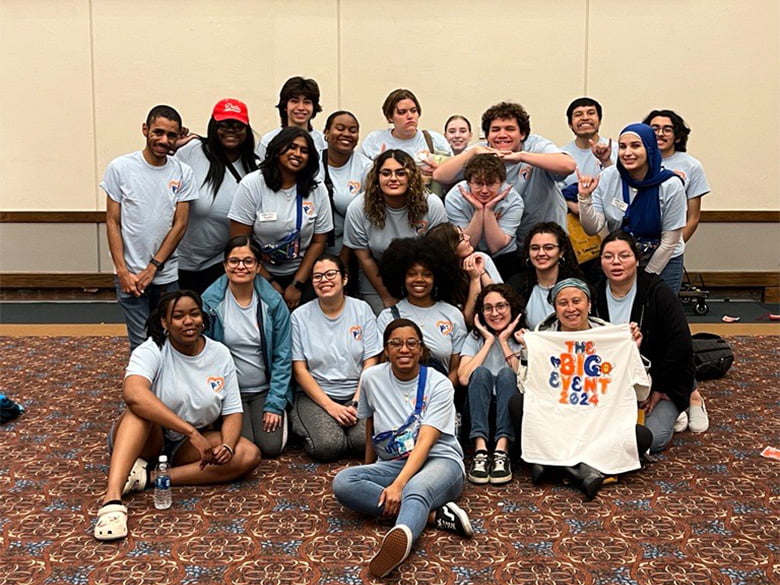 UTA Volunteers Group Photo